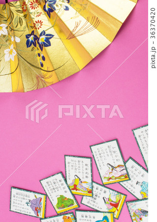 小倉百人一首と扇子 36370420