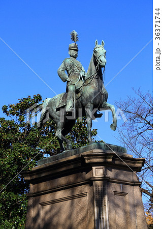 上野　小松宮彰仁親王像 36371744