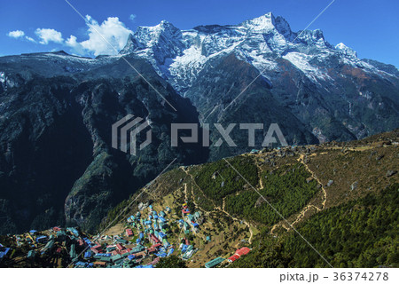 コンデリとナムチェバザール 36374278