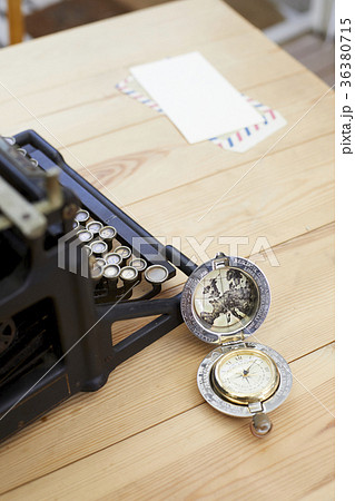 時計 タイプライター テーブル 36380715