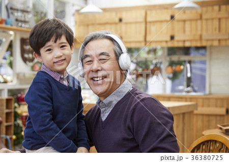 感情 男性 大家族 36380725