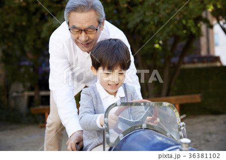 遊び 少年 孫 36381102