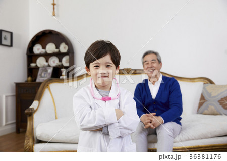 感情 男性 大家族 36381176