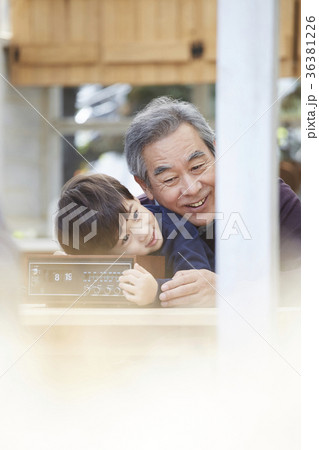 男 男性 男の子 36381226