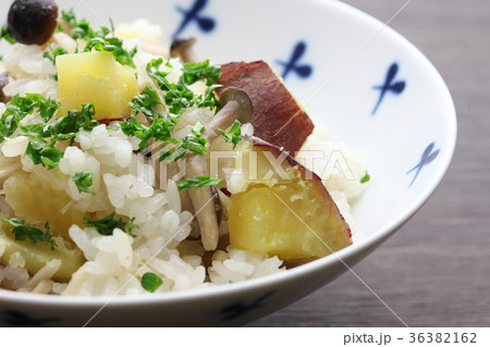 さつま芋としめじの炊き込みご飯 さつま芋としめじの炊き込みご飯 36382162