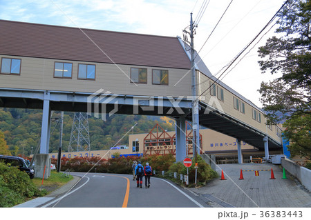 国道291号から谷川岳ベースプラザを間近に見る 国道291号から谷川岳ベースプラザを間近に見る 36383443
