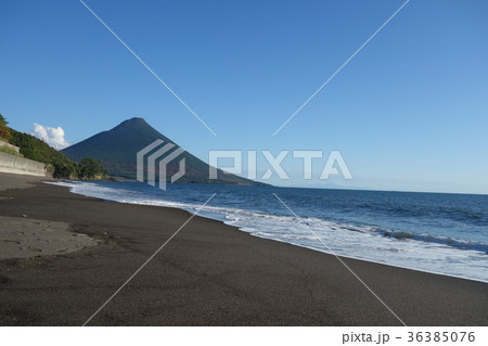 開聞岳と池田湖　自然　風景　旅　旅行　指宿　南九州　雲 36385076