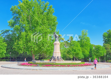 Fountain of the Fallen Angel in Buen Retiro Park Fountain of the Fallen Angel in Buen Retiro Park 36388164