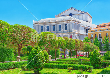 Plaza de Oriente, landmark, 36388178