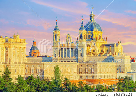 Panorama view on Royal Palace (Palacio Real) Panorama view on Royal Palace (Palacio Real) 36388221