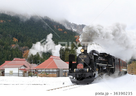 雪景色と紅葉の磐越西線SL 雪景色と紅葉の磐越西線SL 36390235
