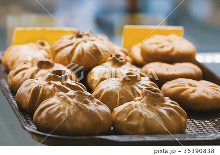 Traditional bakery products in the shop window Traditional bakery products in the shop window 36390838