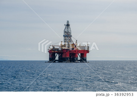 drilling platfom , oil rig offshore drill platform 36392953