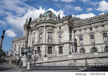 opera paris. It is located in the Garnier Palace. 36393426