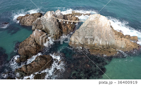 福岡県糸島市志摩桜井 冬の二見ヶ浦夫婦岩 36400919