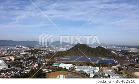 空撮　福岡県飯塚市（旧穂波町）の住友忠隈炭鉱（ボタ山） 36402810