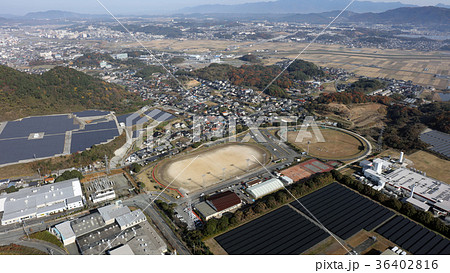 空撮　福岡県飯塚市（旧穂波町）の住友忠隈炭鉱（ボタ山） 36402816