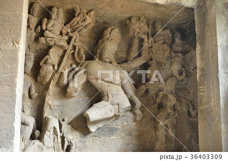 エレファンタ島　踊るシヴァ神像 36403309