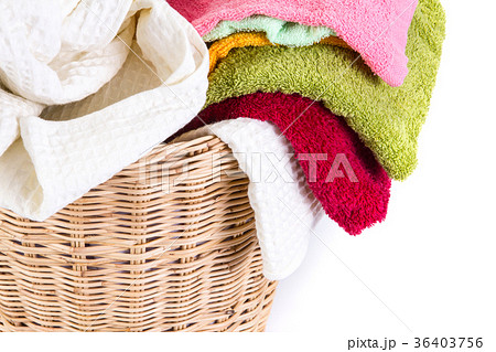close up color mix  towel in wicker baskets  36403756