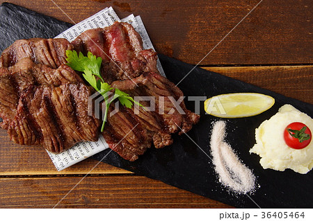 厚切りタンステーキ 36405464