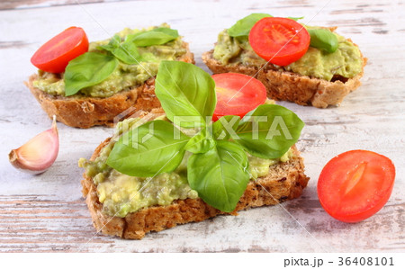 Freshly sandwiches with paste of avocado Freshly sandwiches with paste of avocado 36408101