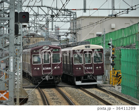 阪急電鉄 2300系 7300系 高架工事中の洛西口駅付近 阪急電鉄 2300系 7300系 高架工事中の洛西口駅付近 36411209