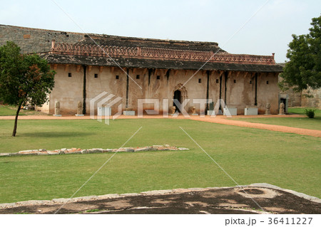 Queens' Palace Queens' Palace 36411227