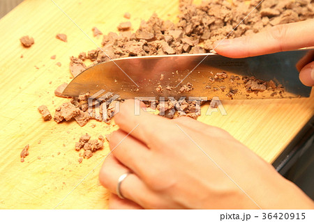 離乳食作り　調理シーン 36420915