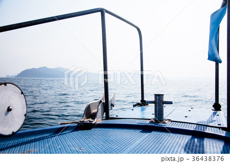 釣り船　船首 36438376