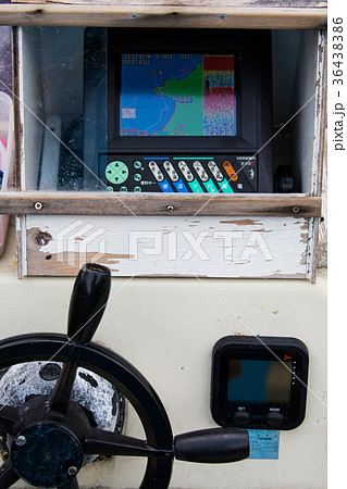 釣り船　魚群探知機 36438386