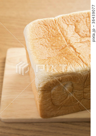 焼き立て角食パン 2斤 36439077
