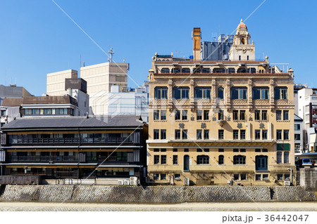 東華菜館 36442047