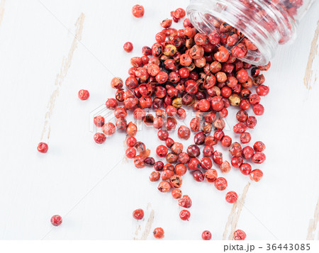 dried pink peppercorn 36443085