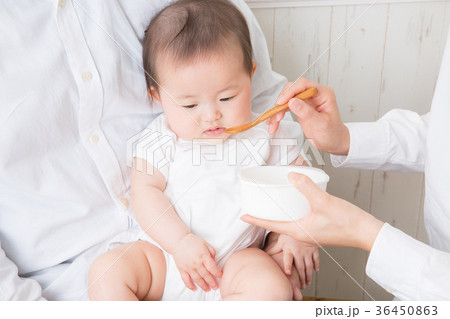 離乳食と赤ちゃん 36450863