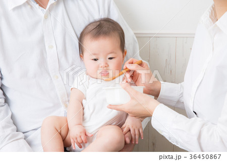 離乳食と赤ちゃん 離乳食と赤ちゃん 36450867