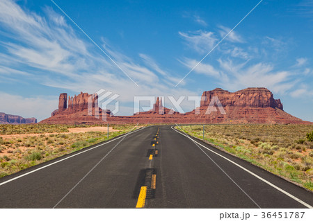 Highway to Scenic Monument Valley Highway to Scenic Monument Valley 36451787