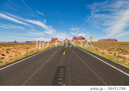 Highway to Scenic Monument Valley Highway to Scenic Monument Valley 36451788