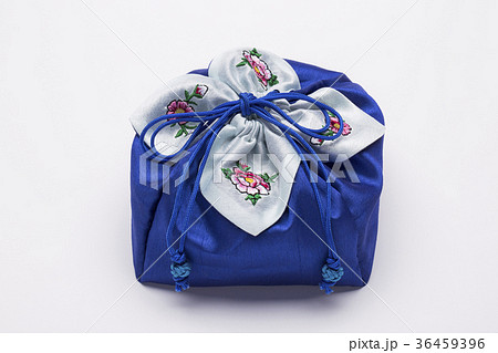 Gift Box - Wrapped with Oriental Fabric Gift Box - Wrapped with Oriental Fabric 36459396