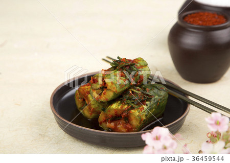 kimchi, which is a globally recognized healthful food 131 kimchi, which is a globally recognized healthful food 131 36459544
