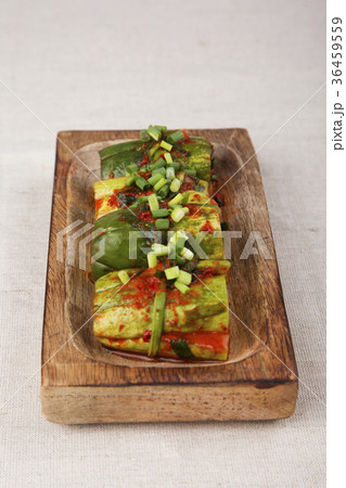 kimchi, which is a globally recognized healthful food 149 kimchi, which is a globally recognized healthful food 149 36459559