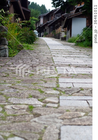 馬籠宿の石畳 36461011