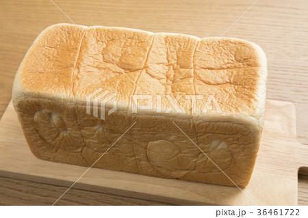 焼き立て角食パン 2斤 36461722