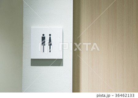 おしゃれなトイレのサイン 36462133