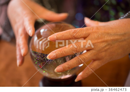 占い師 水晶占い 占い師 水晶占い 36462473