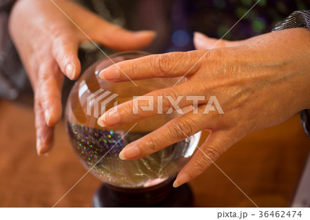 占い師 水晶占い 占い師 水晶占い 36462474