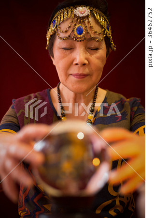 占い師 水晶占い 占い師 水晶占い 36462752
