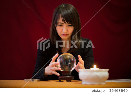占い師　水晶占い　運勢　運命　 36463649