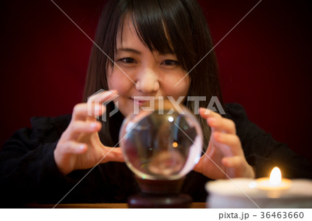 占い師 水晶占い 運勢 運命 占い師 水晶占い 運勢 運命 36463660