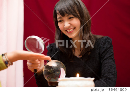 占い師　手相占い 36464009