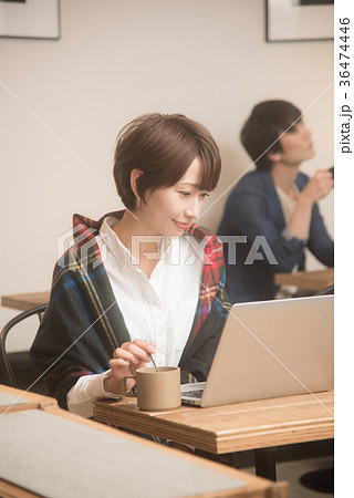 カフェ 女性 カフェ 女性 36474446